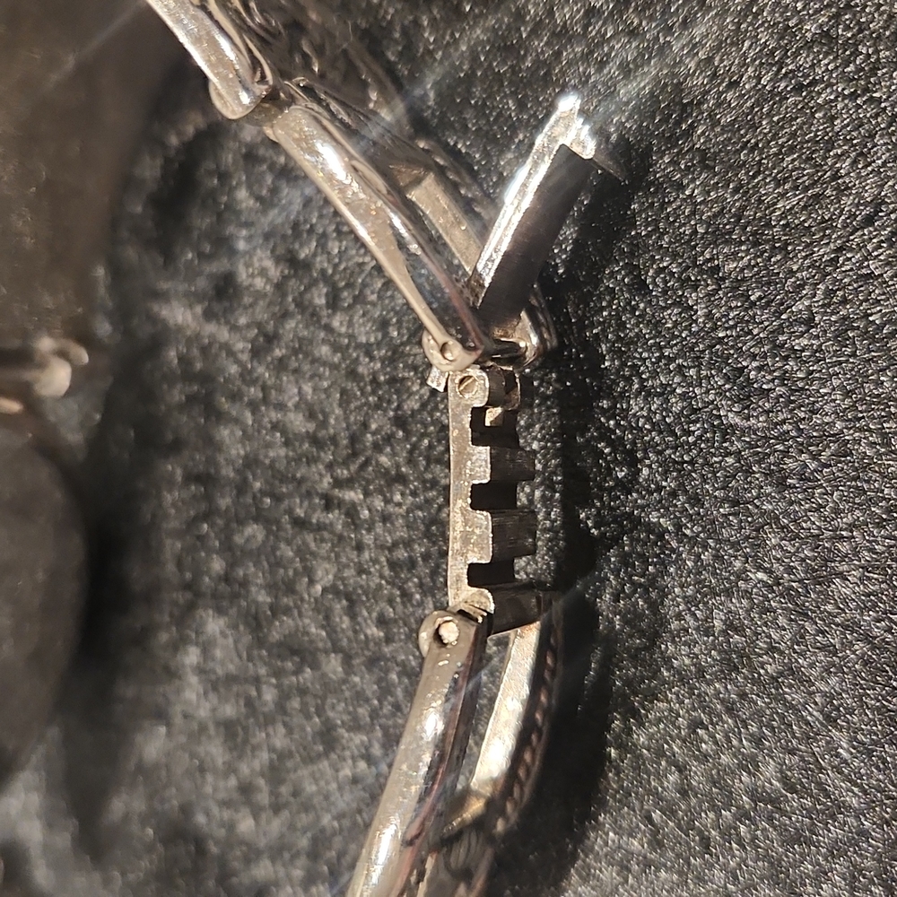 Watch - Picture 4 of 5
